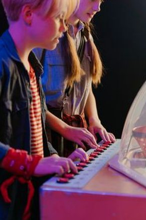 liên hệ 33Win